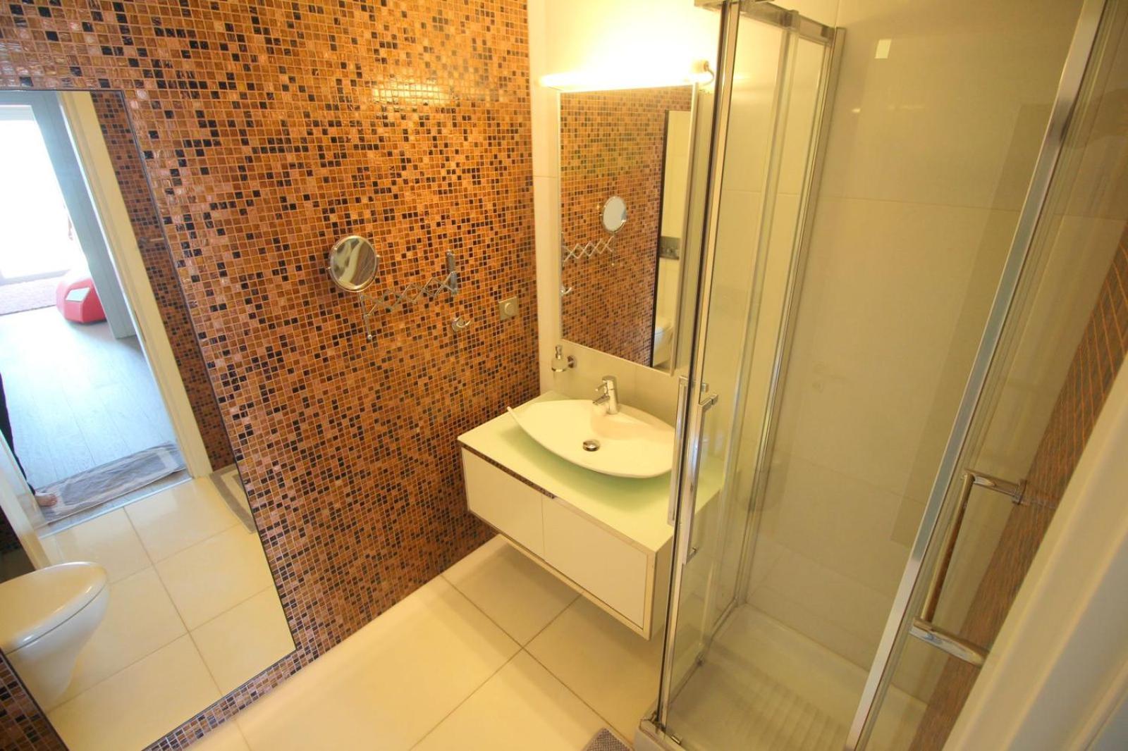Kristi Apartments Sarandë エクステリア 写真