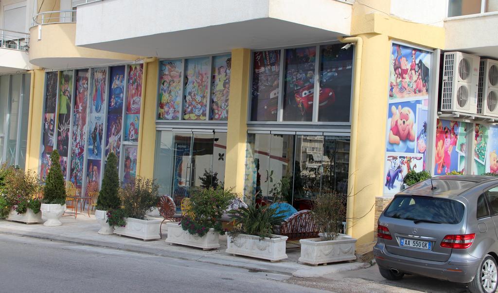 Kristi Apartments Sarandë エクステリア 写真