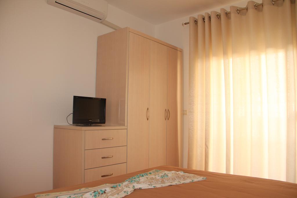Kristi Apartments Sarandë エクステリア 写真