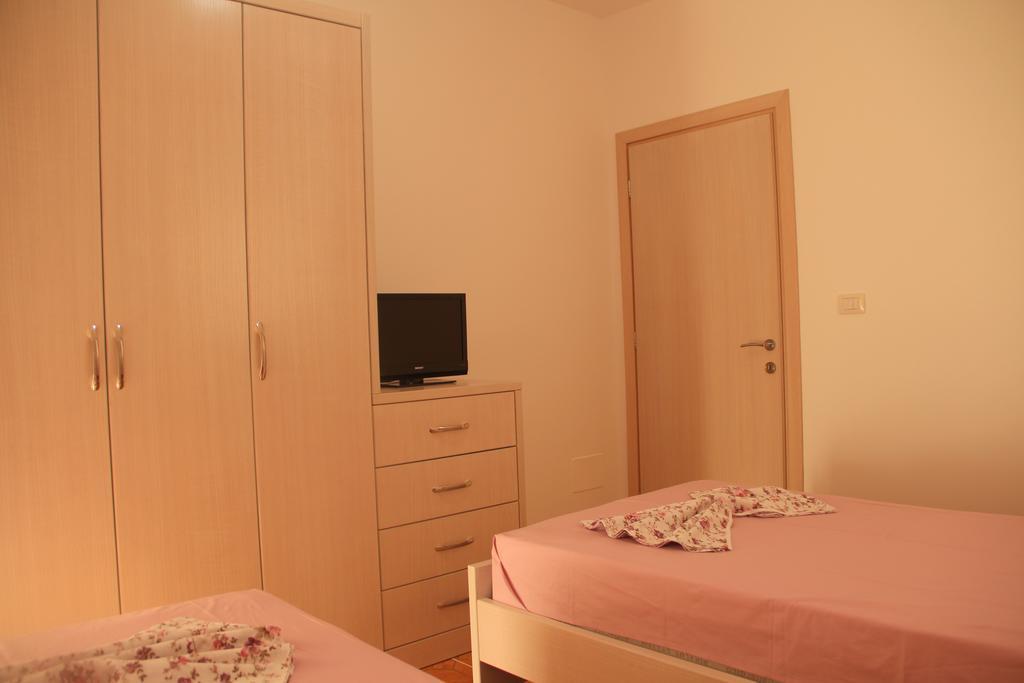 Kristi Apartments Sarandë エクステリア 写真